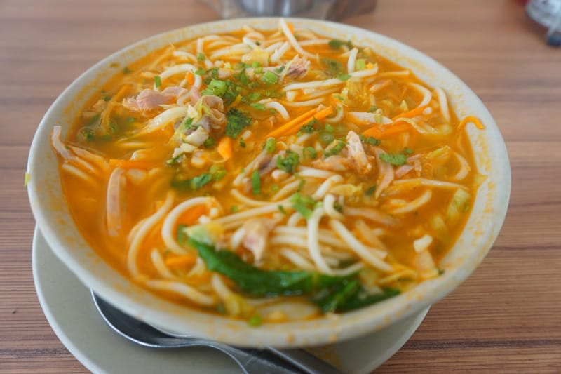 thukpa zuppa verdure